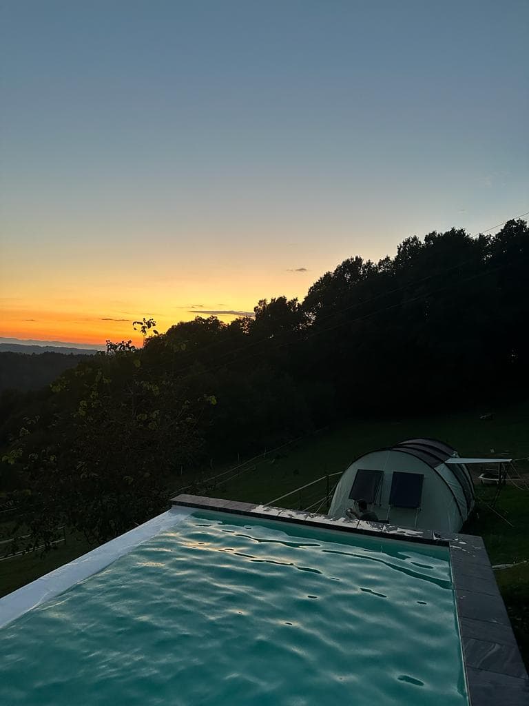 Stellplatz im Hof mit Aussicht